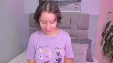 Ivy and Molly online show from 09/19/25, 08:31