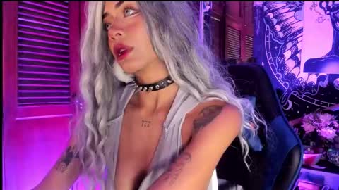 Snapshot of ivy_byte chatting on 02/24/26, 09:57 - online show from 02/24/26, 09:57