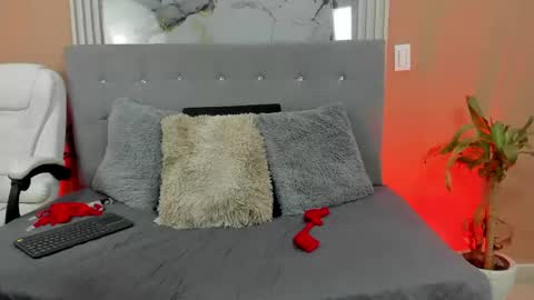 Ivy Heat online show from 04/19/26, 02:00