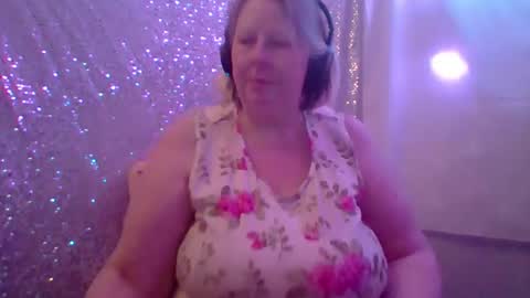 Snapshot of ivyjane3522 chatting on 05/03/26, 02:06 ivyjane3522 online show from 05/03/26, 02:06