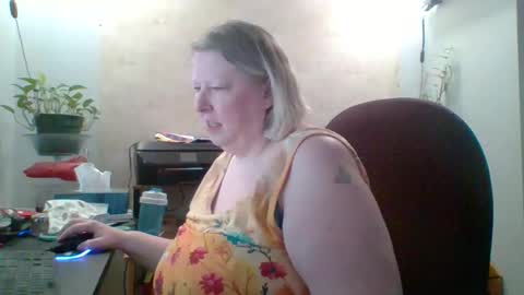Snapshot of ivyjane3522 chatting on 05/11/26, 02:45 ivyjane3522 online show from 05/11/26, 02:45