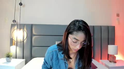 IvyJhonss online show from 09/12/25, 11:43