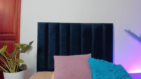 IvyJhonss online show from 10/14/25, 11:44