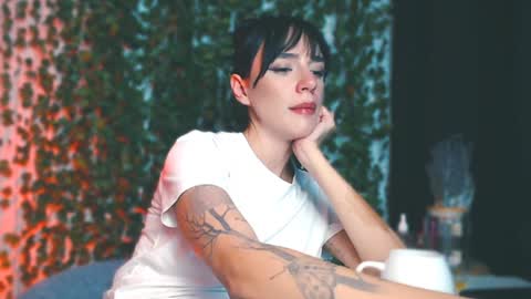 Snapshot of ivyjonson chatting on 12/06/24, 07:12 Miss Ivy online show from 12/06/24, 07:12