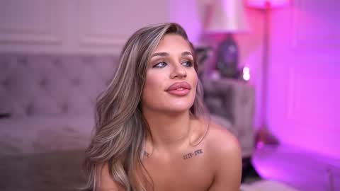 IvyRowa online show from 02/01/25, 02:26