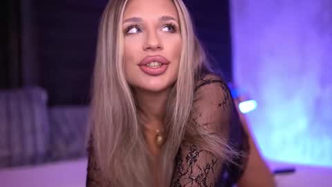 IvyRowa online show from 02/24/25, 01:35