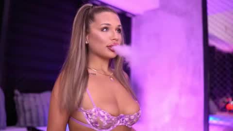 IvyRowa online show from 03/07/25, 02:36