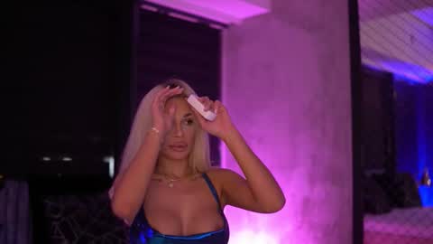 IvyRowa online show from 11/05/25, 06:30