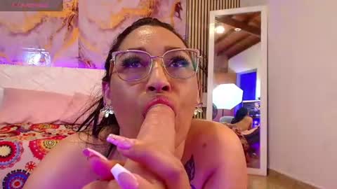 Snapshot of ivyshine7 chatting on 06/18/26, 10:36 ivyshine7 online show from 06/18/26, 10:36