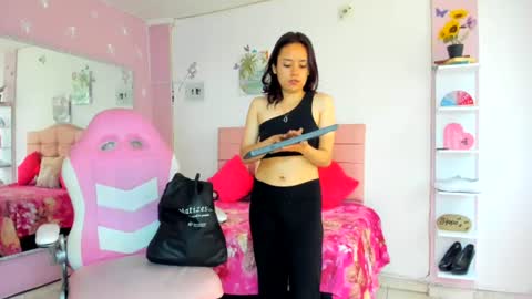 Snapshot of ivyyemerald_ chatting on 07/03/26, 03:29 IVY online show from 07/03/26, 03:29