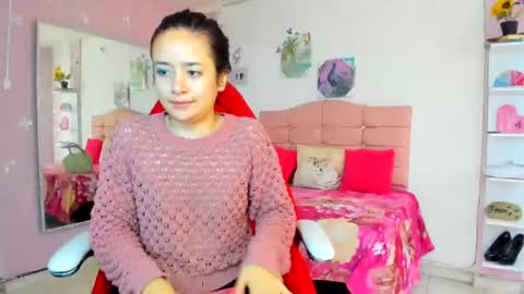 Snapshot of ivyyemerald_ chatting on 07/04/26, 02:01 IVY online show from 07/04/26, 02:01