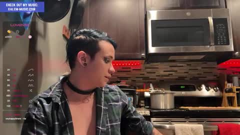 Muse hethey online show from 12/25/24, 02:03