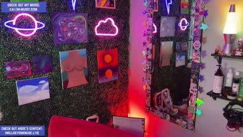 Muse hethey online show from 09/26/25, 11:42