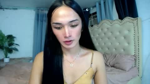 iwillcum4u_ online show from 11/18/25, 02:06