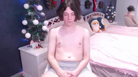 Snapshot of iwillfall_ chatting on 12/22/25, 10:12 Maxim online show from 12/22/25, 10:12