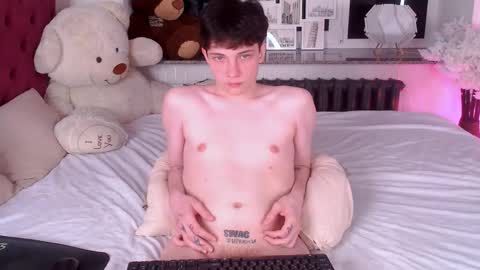 Maxim online show from 03/06/26, 01:35