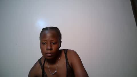 iynika online show from 05/06/26, 10:48