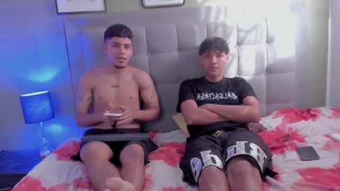 izaack online show from 12/12/24, 12:55