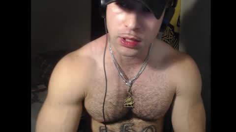 Snapshot of izak144 chatting on 01/10/25, 01:42 izak144 online show from 01/10/25, 01:42