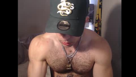 Snapshot of izak144 chatting on 03/02/25, 05:14 izak144 online show from 03/02/25, 05:14