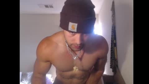 Snapshot of izak144 chatting on 11/24/25, 09:36 izak144 online show from 11/24/25, 09:36