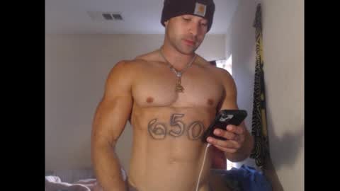 Snapshot of izak144 chatting on 11/25/25, 07:03 izak144 online show from 11/25/25, 07:03