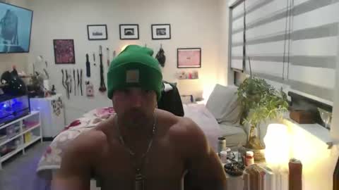 Snapshot of izak144 chatting on 12/15/25, 03:00 izak144 online show from 12/15/25, 03:00