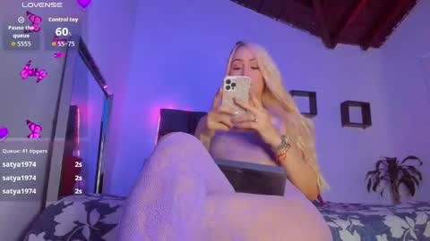 Snapshot of izamarqueen chatting on 06/02/26, 03:47 izamar online show from 06/02/26, 03:47