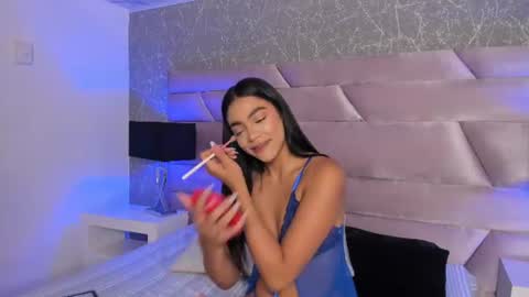 Snapshot of izanthorne chatting on 07/07/26, 12:42 Izan Thorne online show from 07/07/26, 12:42
