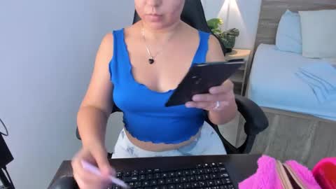 Iza online show from 01/23/25, 07:40