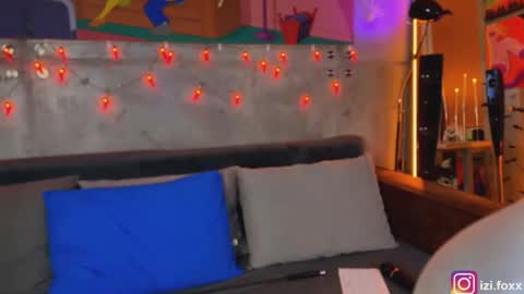 izi online show from 10/29/25, 04:09