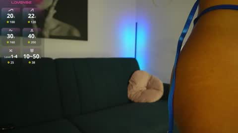 izy bellee online show from 11/04/25, 10:42