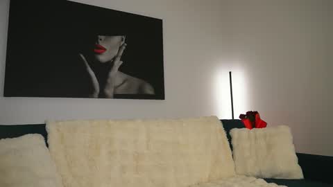 izy bellee online show from 02/19/26, 08:16