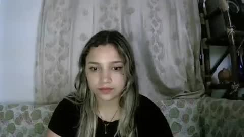 Snapshot of izzy_32 chatting on 03/31/26, 06:25 izzy_32 online show from 03/31/26, 06:25