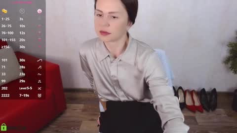 Queen of nylon  Victoria online show from 11/06/25, 05:30