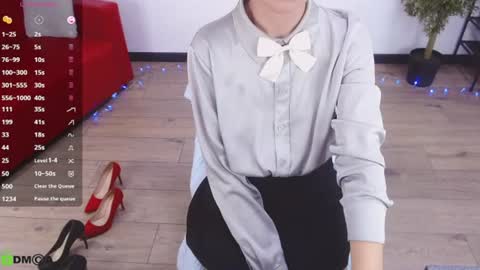 Queen of nylon  Victoria online show from 06/24/26, 05:28
