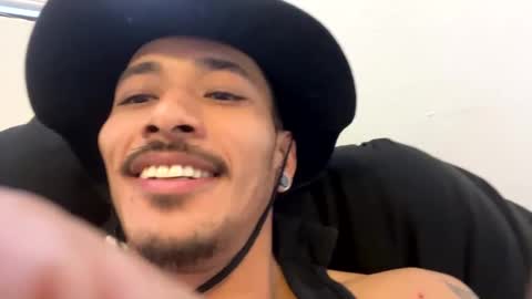 Snapshot of j0nnyk1ng chatting on 02/21/25, 04:59 Mugen online show from 02/21/25, 04:59