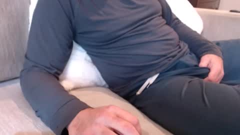 Snapshot of j335129 chatting on 11/30/25, 01:48 James online show from 11/30/25, 01:48