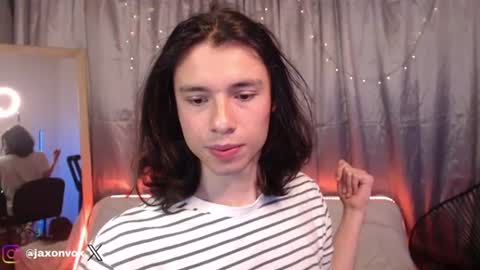 Hey im Jaxxxon check my info     online show from 06/16/26, 11:57