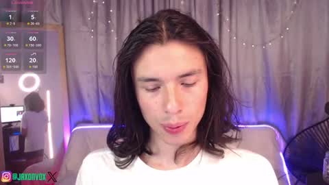 Snapshot of j_a_x_x_x_o_n chatting on 07/04/26, 12:00 Hey im Jaxxxon check my info online show from 07/04/26, 12:00