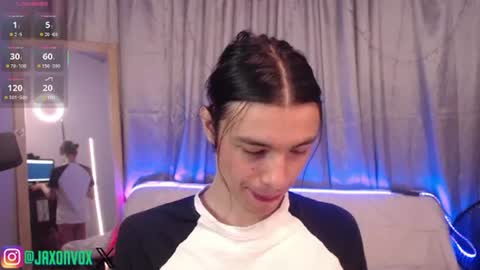 Snapshot of j_a_x_x_x_o_n chatting on 07/09/26, 01:26 Hey im Jaxxxon check my info online show from 07/09/26, 01:26