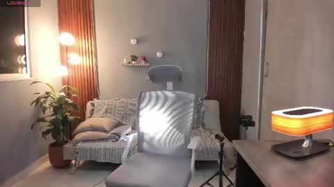 Calix  Independient model Insta and twt Calixsnake online show from 06/20/26, 12:47