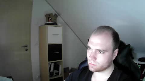 here4y online show from 12/21/25, 10:55