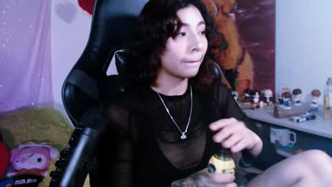 jade 18  online show from 11/30/25, 08:07