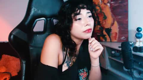 jade 18  online show from 06/05/26, 06:52