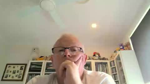 Snapshot of jacal711 chatting on 05/25/26, 02:28 jacal711 online show from 05/25/26, 02:28