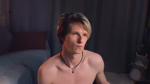 Snapshot of jack_frozt chatting on 06/24/26, 10:42 brestonsweet online show from 06/24/26, 10:42