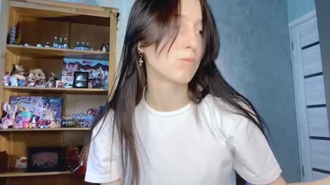 Snapshot of jackelineboldon chatting on 11/14/25, 09:30 Alice online show from 11/14/25, 09:30