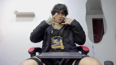 Jackes Taylor online show from 10/19/25, 04:57