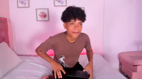 Snapshot of jackk_russell chatting on 06/12/26, 04:00 Jackk Russell online show from 06/12/26, 04:00